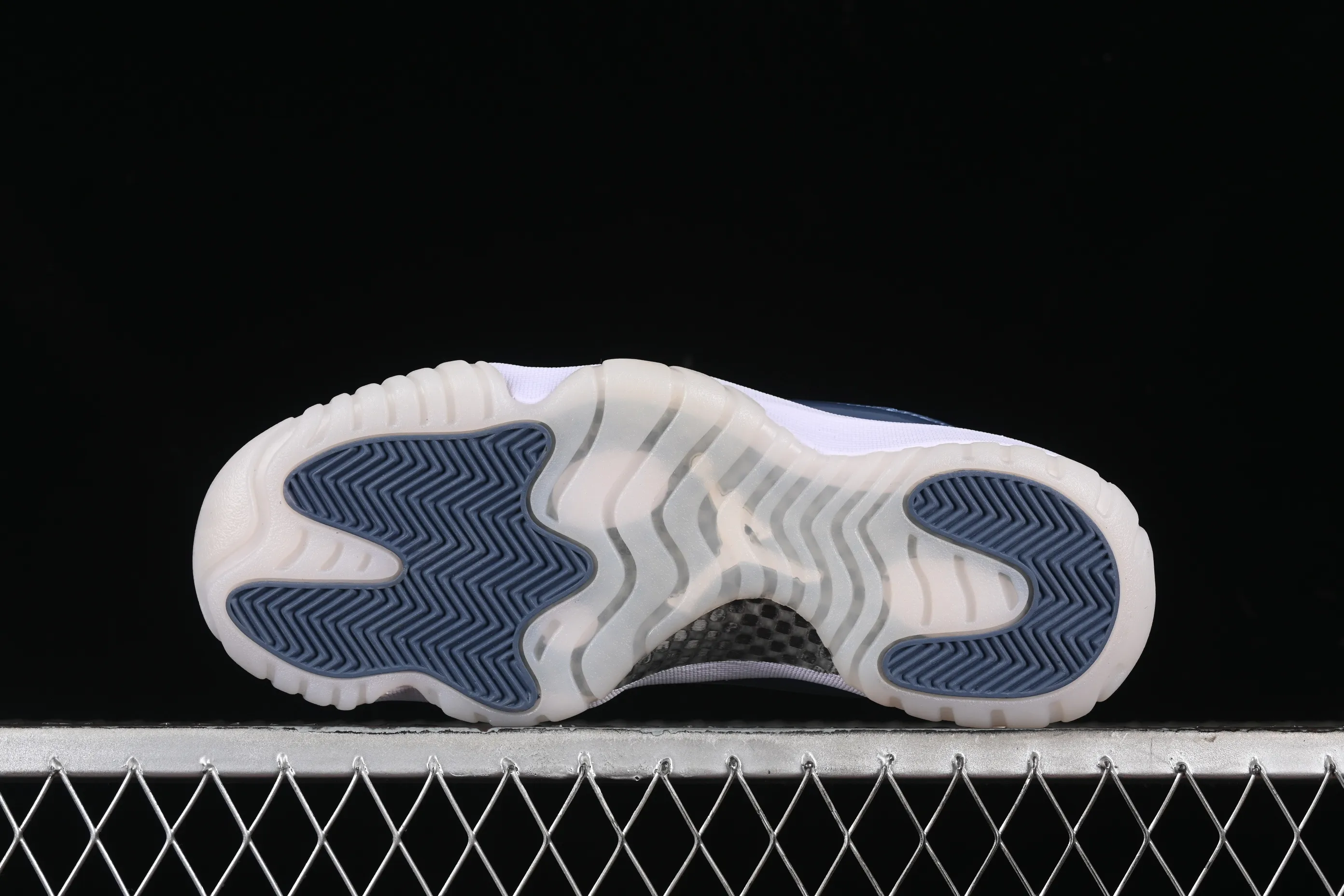 All categories Air Jordan Jordan series basketball shoes Air Jordan 11 Air Jordan 11 Low "Diffused Blue" AJ11 Joe 11 navy blue genuine carbon FV5104-104